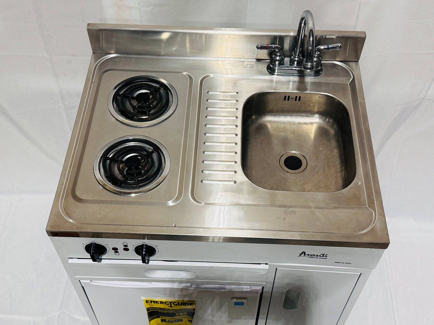 Avanti 30" Compact Kitchenette with Refrigerator, Cooktop & Sink – White | Model CK3016 (Scratch & Dent)